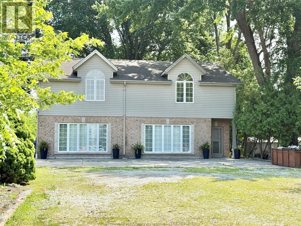 Single Family — 695 Front Road, Amherstburg, Ontario