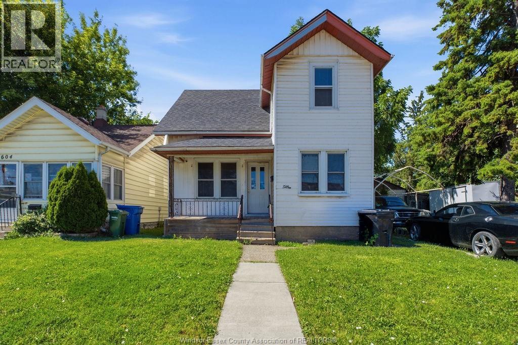 1596 College, Windsor — photograph 2