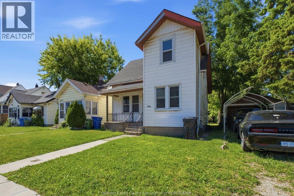 1596 College, Windsor — photograph 3