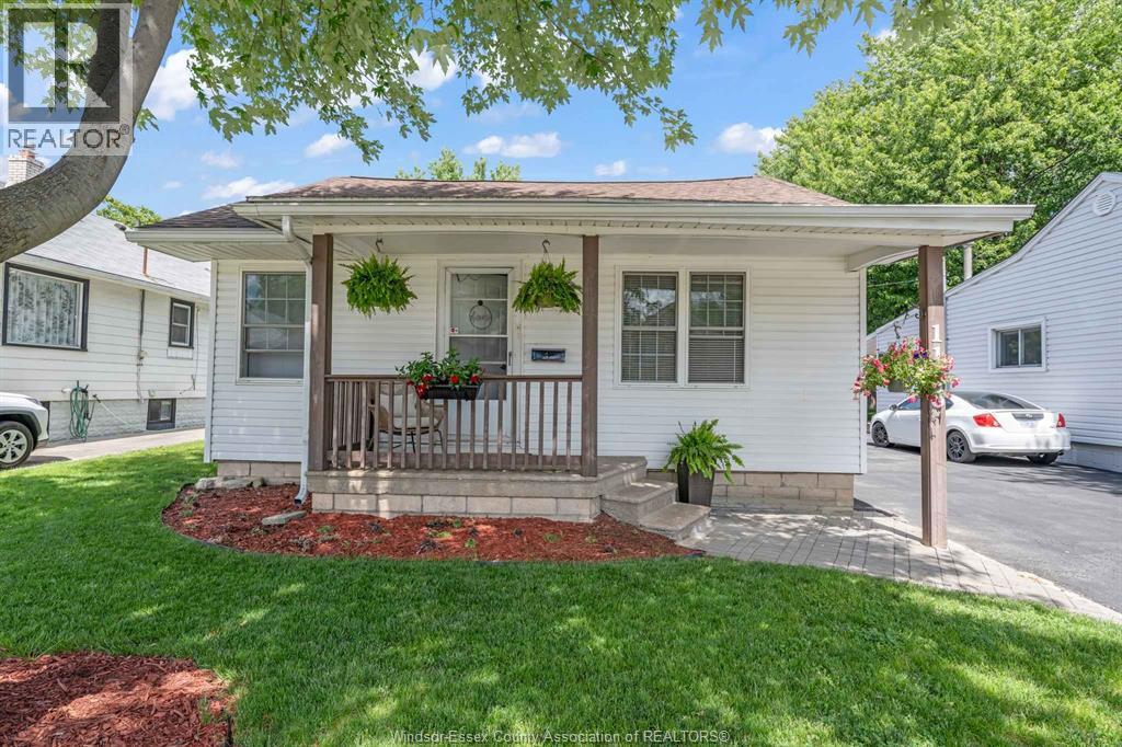 Single Family — 1196 Curry Avenue, Windsor, Ontario