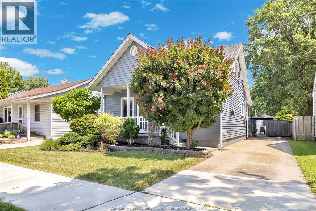 1548 Aubin Road, Windsor — photograph 2