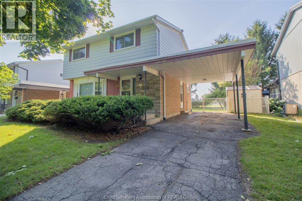 24 Finch Avenue, Chatham — primary photograph