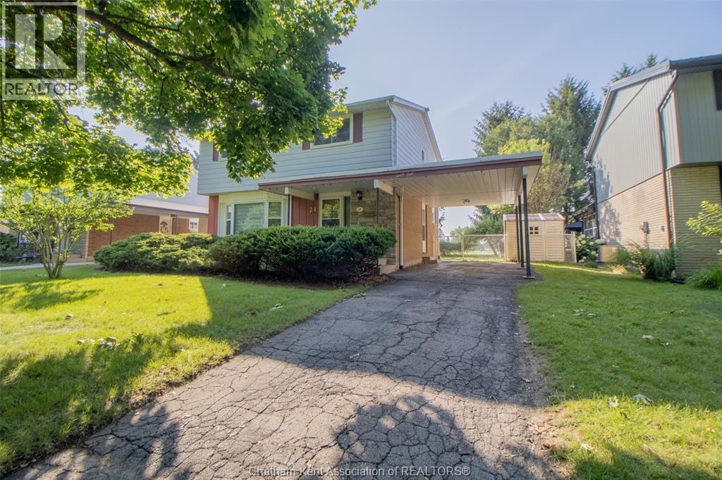 24 Finch Avenue, Chatham — photograph 2