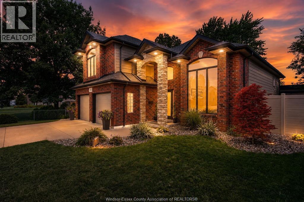 355 Sacred Heart Drive, LaSalle — photograph 2