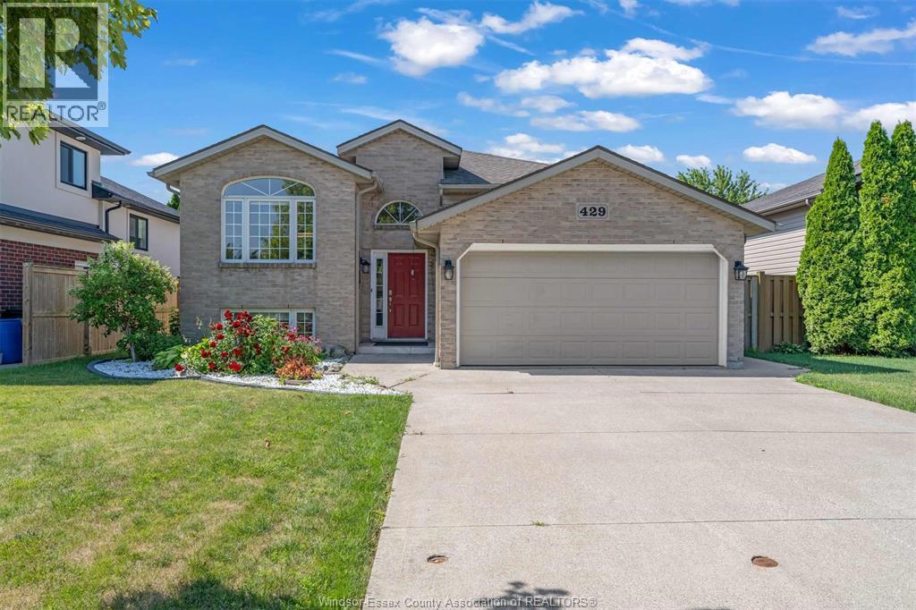 429 McLellan Avenue, Amherstburg — primary photograph