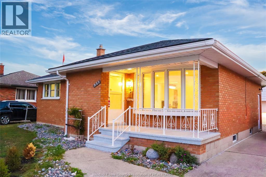 Single Family — 951 Riverdale, Windsor, Ontario