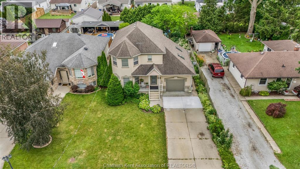 34 Queensway Drive, Chatham — photograph 3