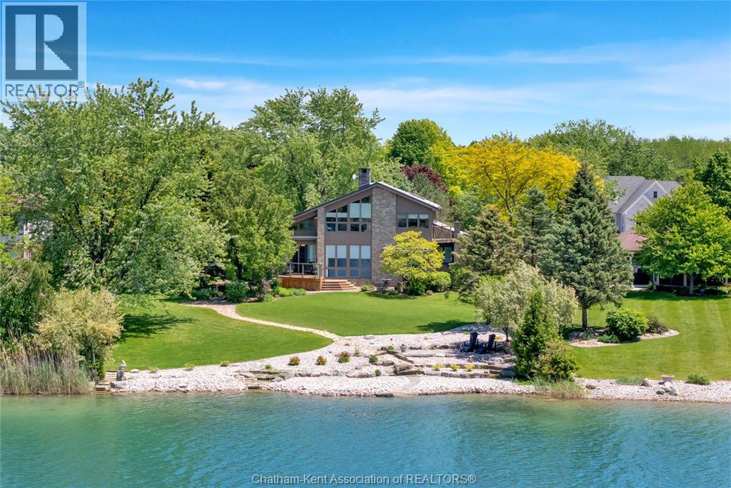Single Family — 10691 Lakeview Drive, Chatham-Kent, Ontario