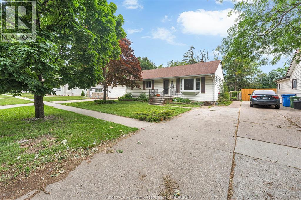 2032 Ford Boulevard, Windsor — photograph 3