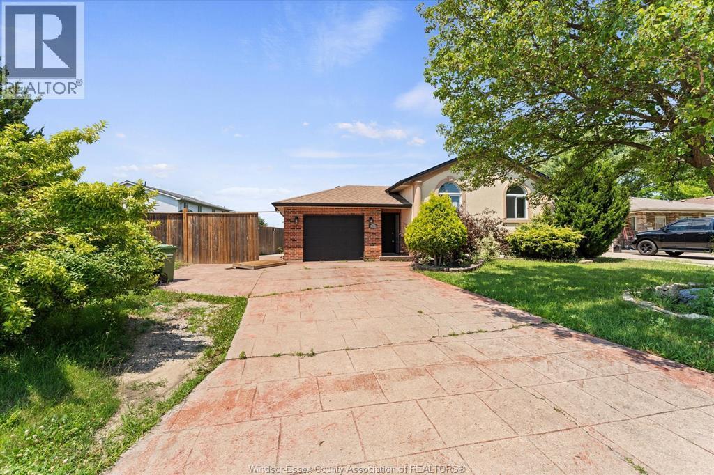 1320 Hansen Crescent, Windsor — photograph 3