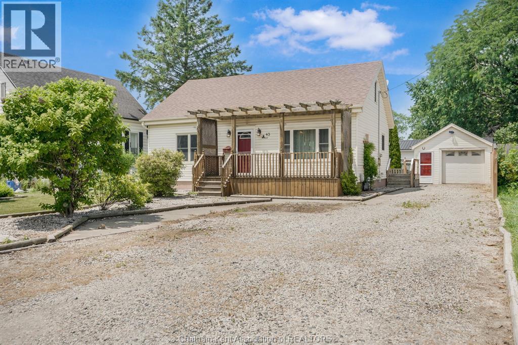 Single Family — 43 Oxley Drive, Chatham, Ontario