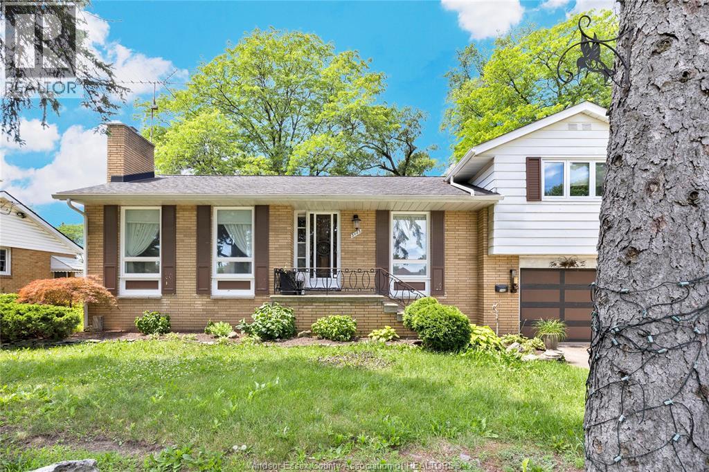 Single Family — 3483 Dougall, Windsor, Ontario