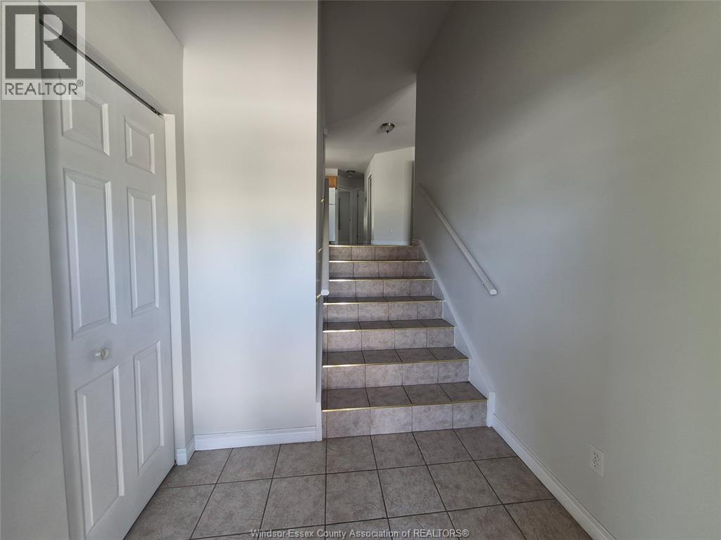 1756 Daytona Avenue, Windsor — photograph 2