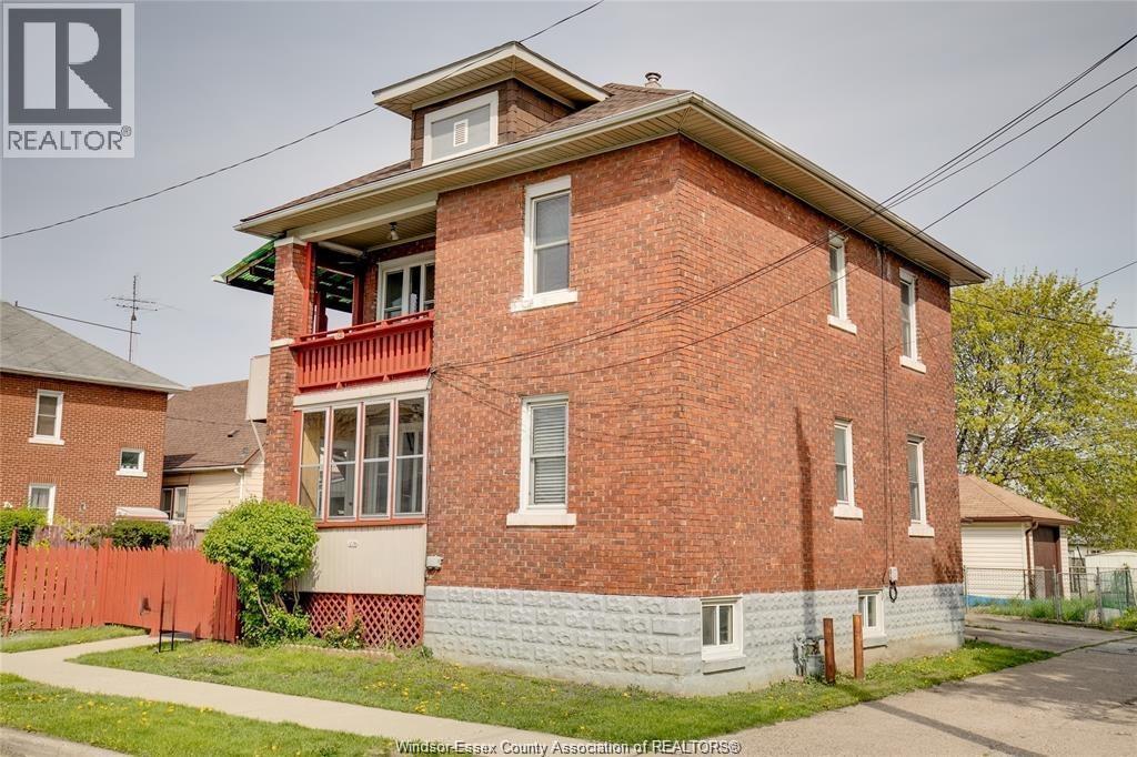 Multi-family — 1238-1240 Niagara Street, Windsor, Ontario