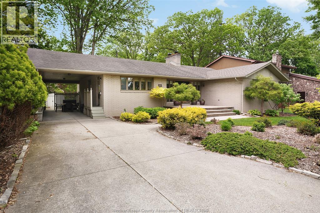 Single Family — 3375 Rankin, Windsor, Ontario