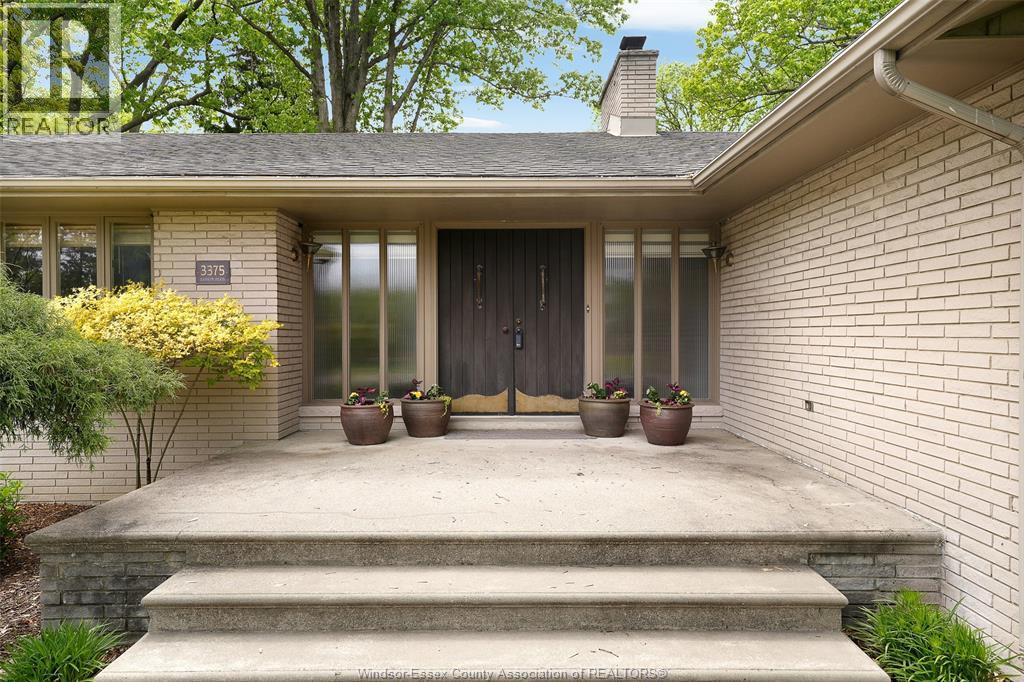 3375 Rankin, Windsor — photograph 2