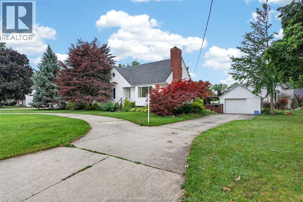 Single Family — 4171 Roseland Drive, Windsor, Ontario