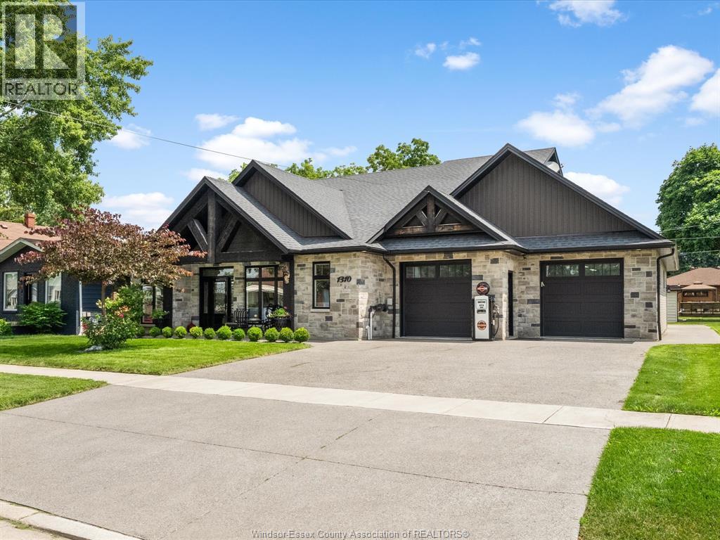 1310 Poisson Street, Tecumseh — primary photograph
