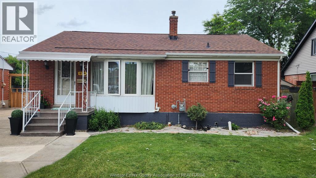 Single Family — 858 Laporte, Windsor, Ontario