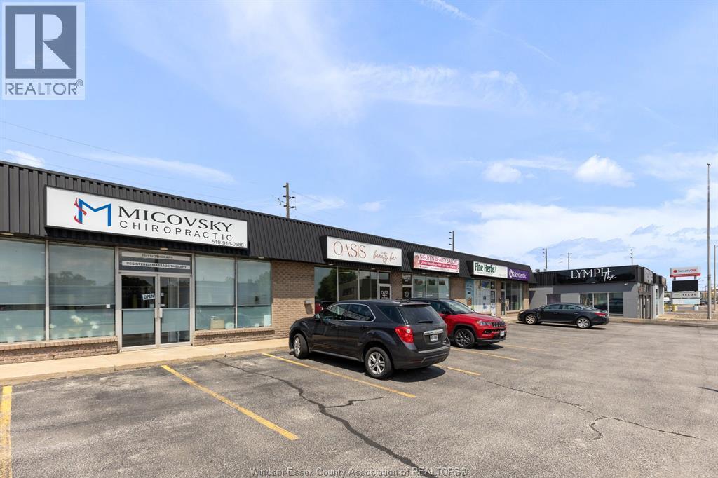 2605 Howard Avenue #3, Windsor — photograph 3