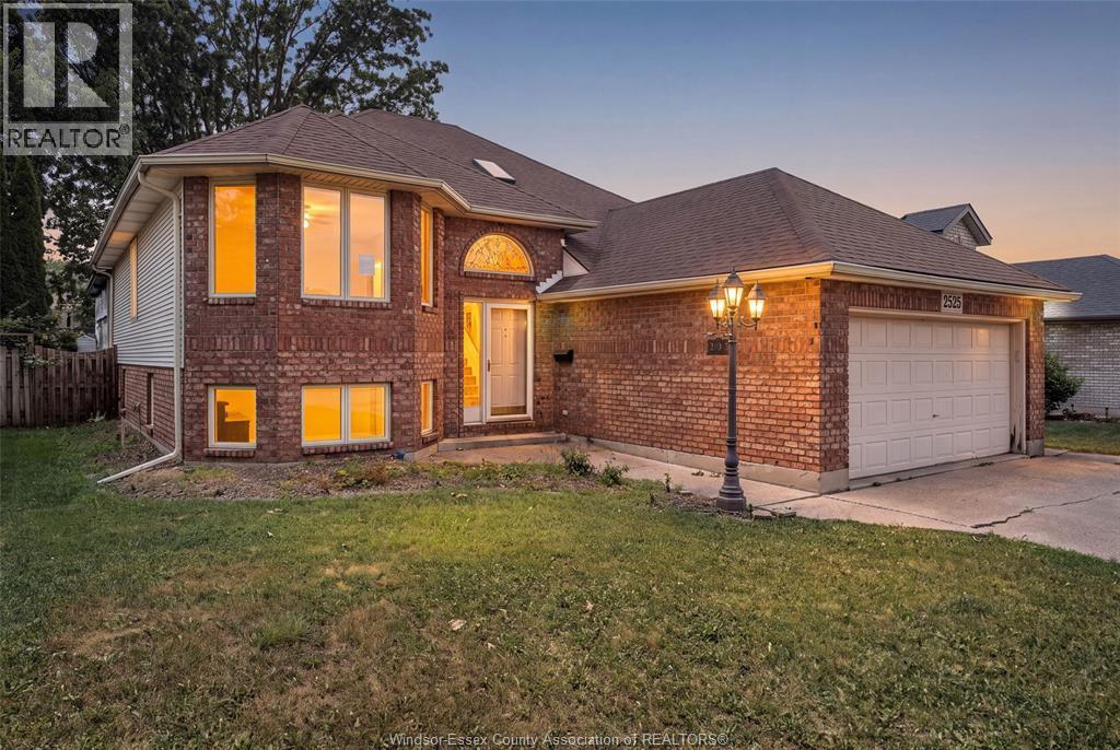 Single Family — 2525 Strawberry Drive, Tecumseh, Ontario
