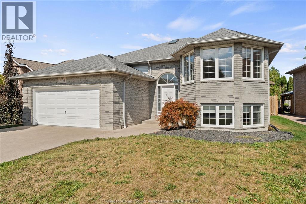 Single Family — 3316 Kenilworth, Windsor, Ontario