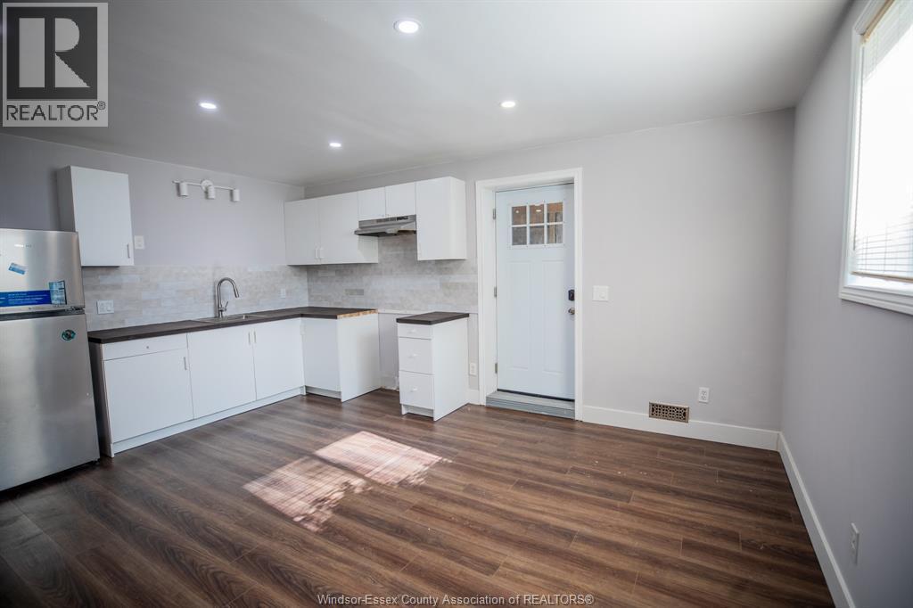 569 Cabana #LOWER, Windsor — photograph 3
