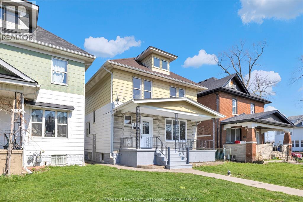 3-bedroom Single Family at 884 Moy, Windsor — photograph 3