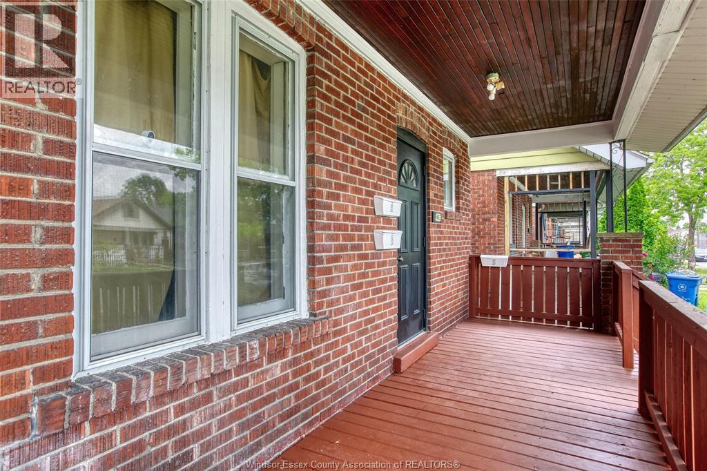 1453 Marentette #UPPER, Windsor — photograph 3