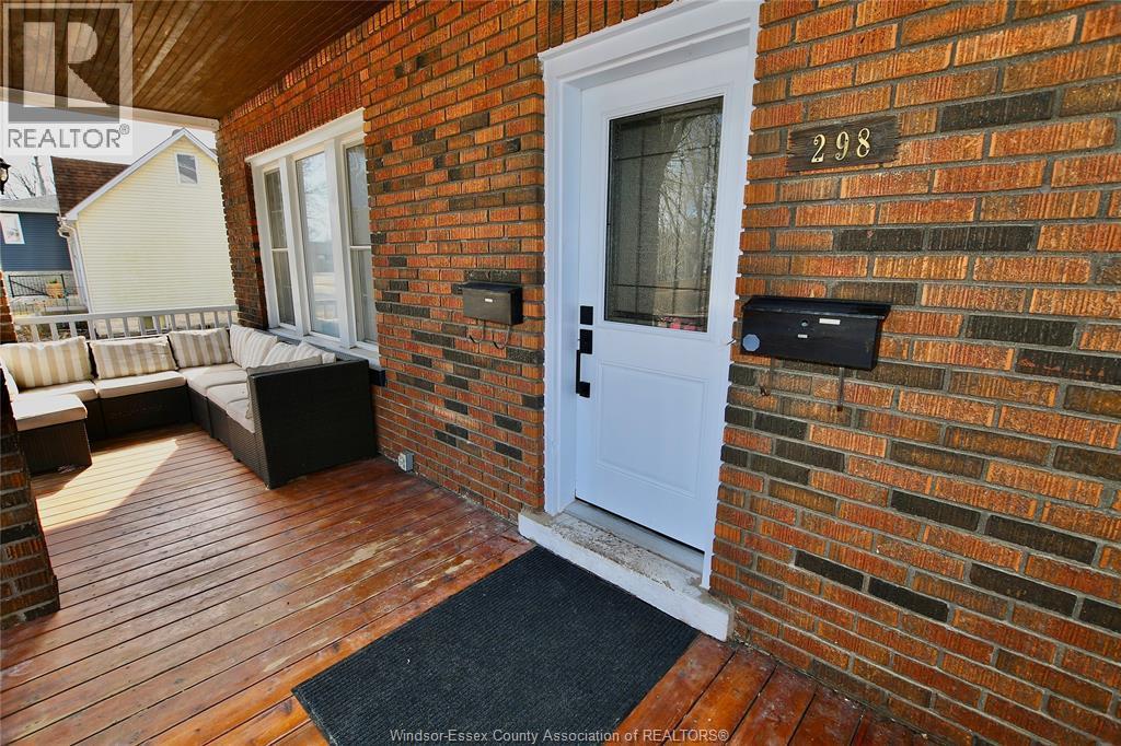 298 George Street, Amherstburg — photograph 3