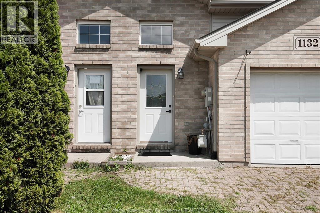 1132 Settlers, Windsor — photograph 2