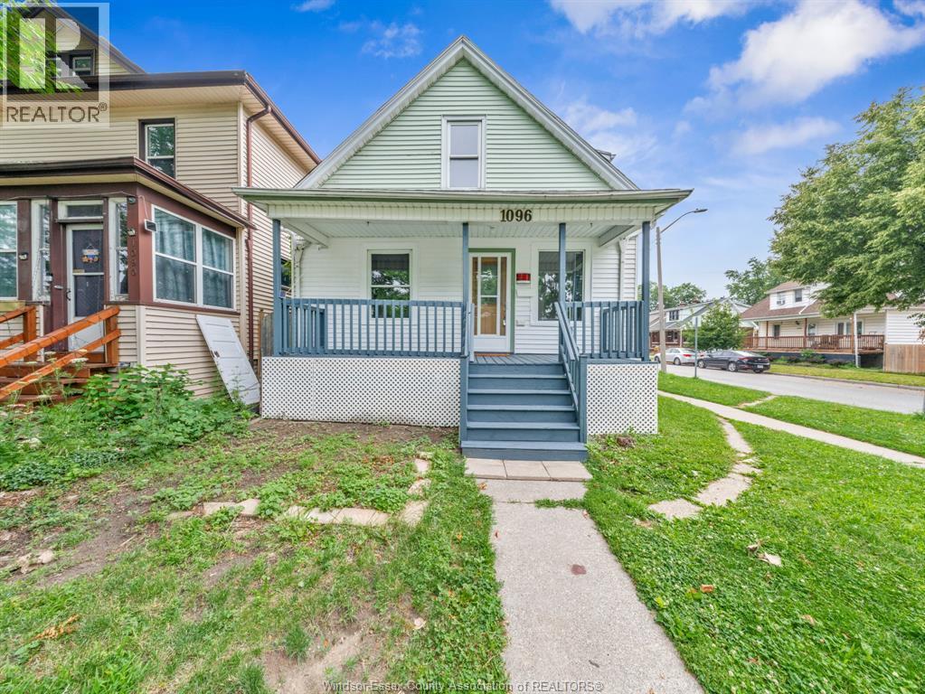 1096 Hall, Windsor — photograph 2