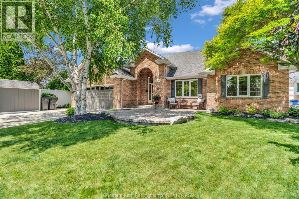 Single Family — 8 Christina Place, Chatham, Ontario