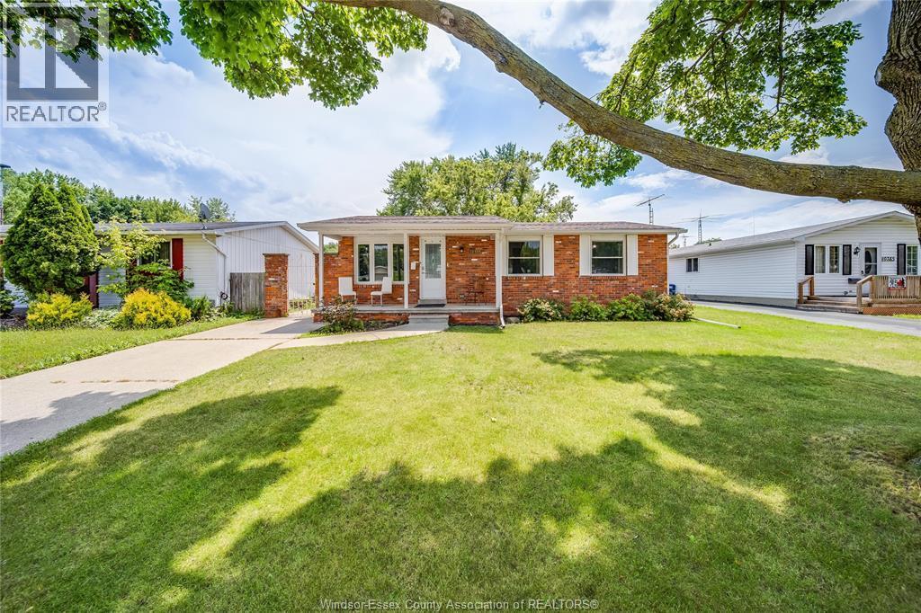 10395 Caledon Court, Windsor — photograph 2