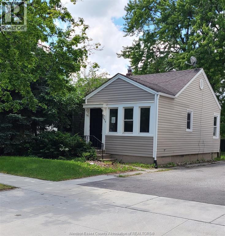 3576 Barrymore Lane, Windsor — primary photograph