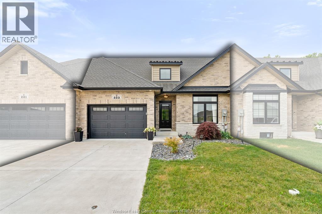 223 Livingstone Crescent, Amherstburg — photograph 3