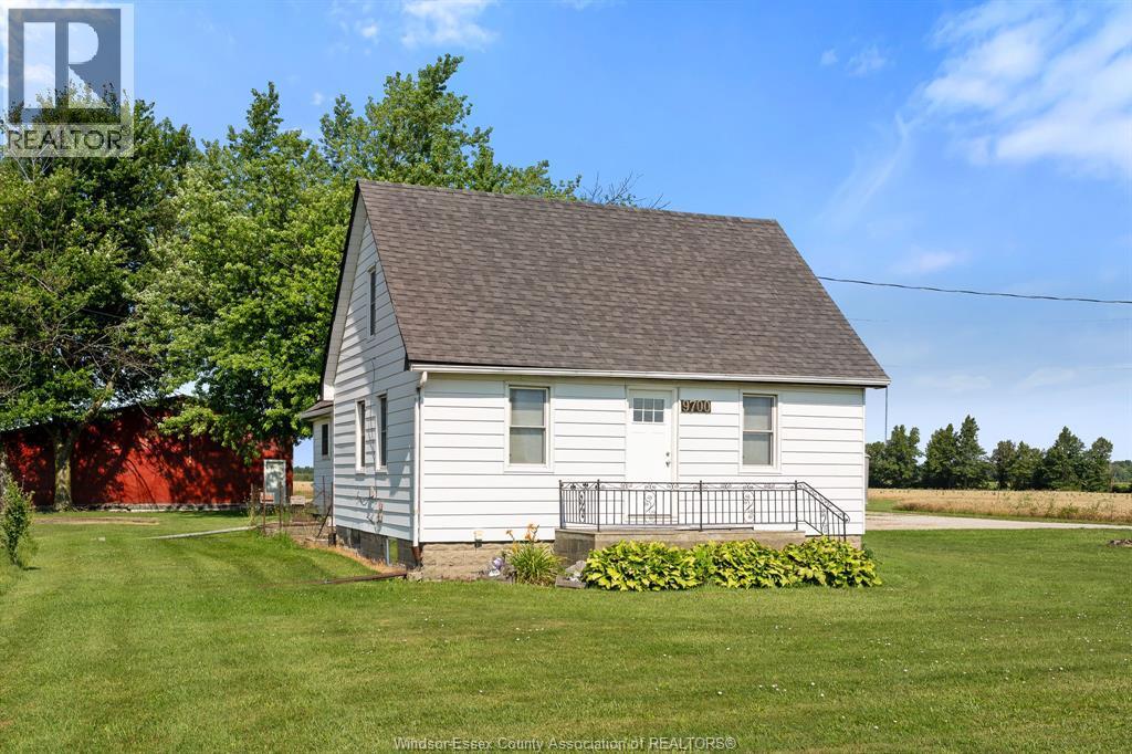 3-bedroom Single Family at 9700 Walker Road, Amherstburg — photograph 3
