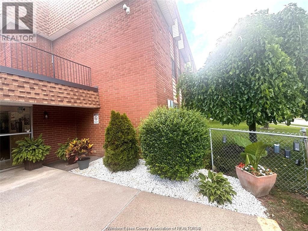 6639 Thornberry #389, Windsor — photograph 2