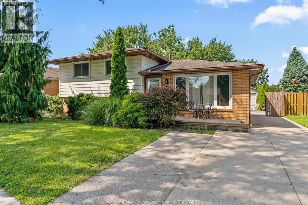 3285 Rosebriar Road, Windsor — photograph 2