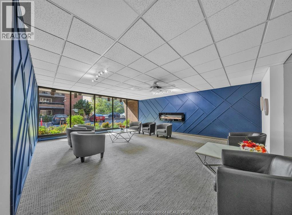 3936 Wyandotte Street #801, Windsor — photograph 2