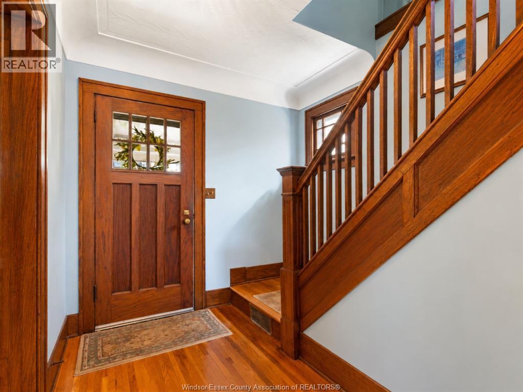 2306 Lincoln Road, Windsor — photograph 2