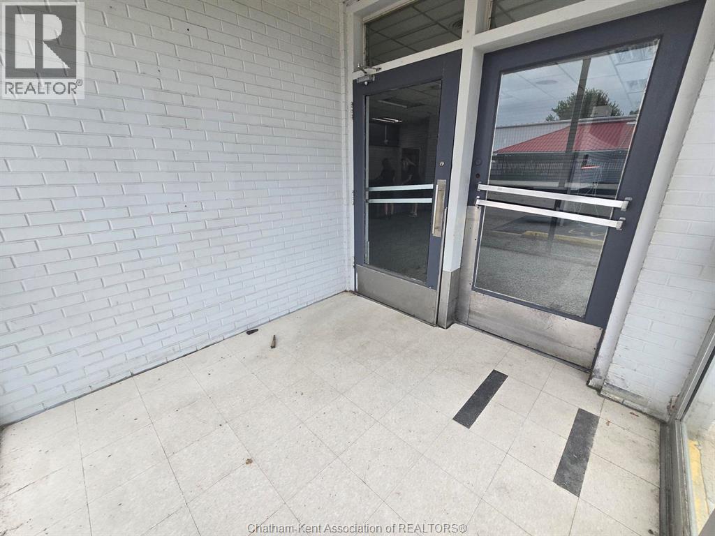 90 Erie Street, Ridgetown — photograph 3