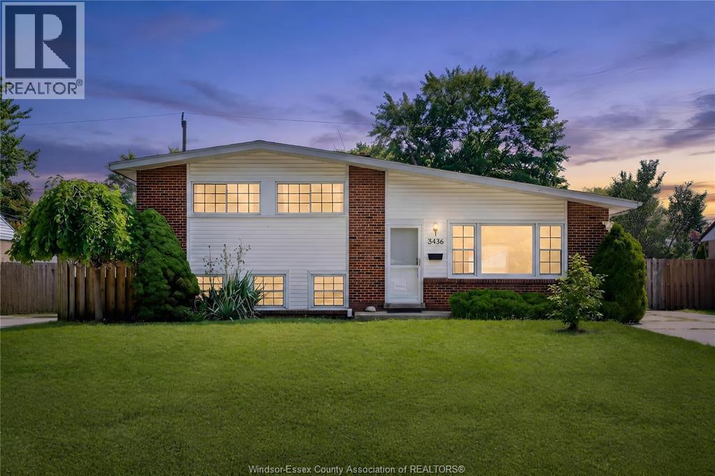 3436 Glenwood Avenue, Windsor — primary photograph