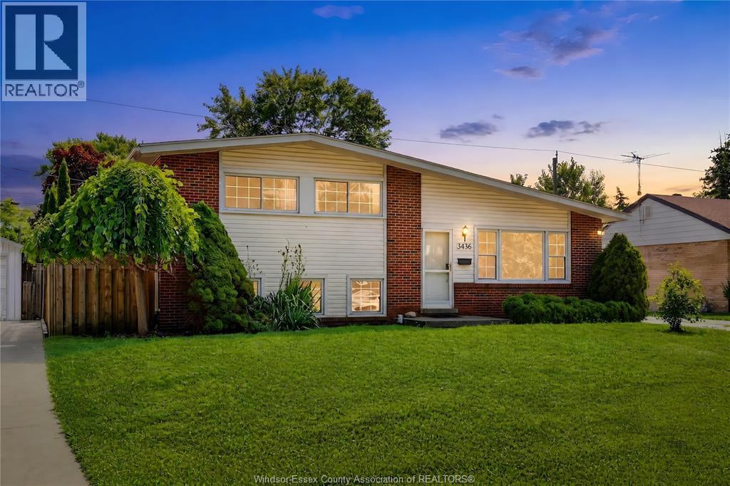 3436 Glenwood Avenue, Windsor — photograph 2