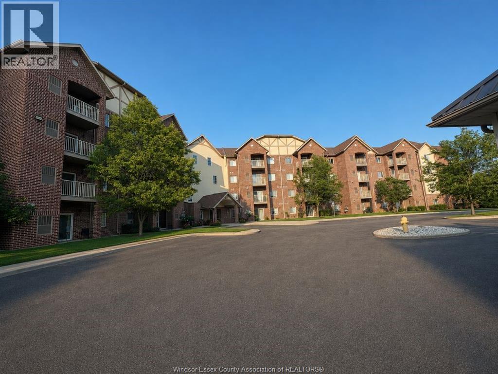Single Family — 3160 Wildwood, Windsor, Ontario