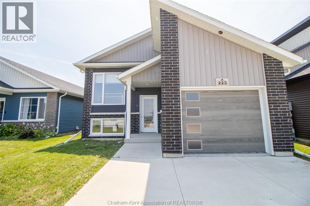 223 Manning Drive Drive, Chatham — photograph 3
