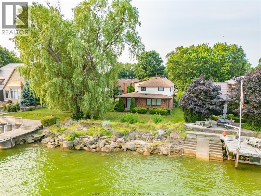 329 Lakeview Drive, Belle River — photograph 3