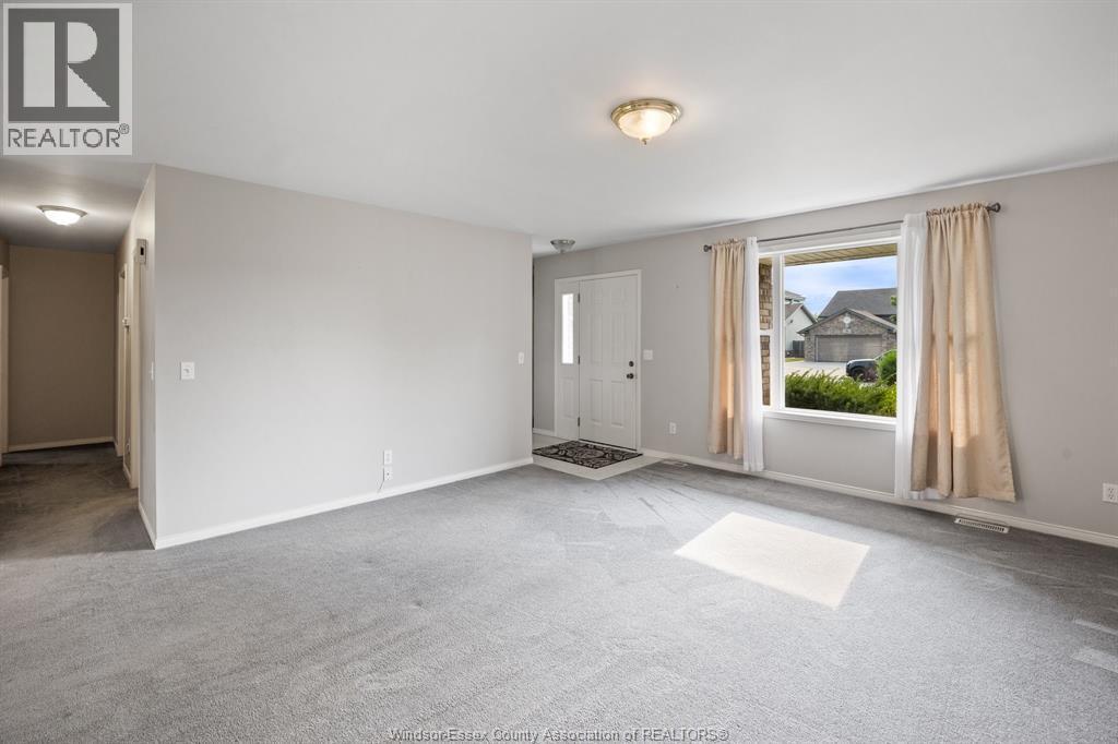 450 Thorn Ridge Crescent, Amherstburg — photograph 3