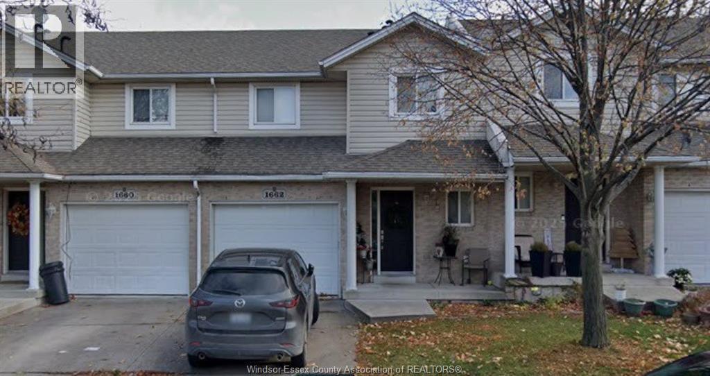 1662 Fieldcrest Lane, Tecumseh — primary photograph
