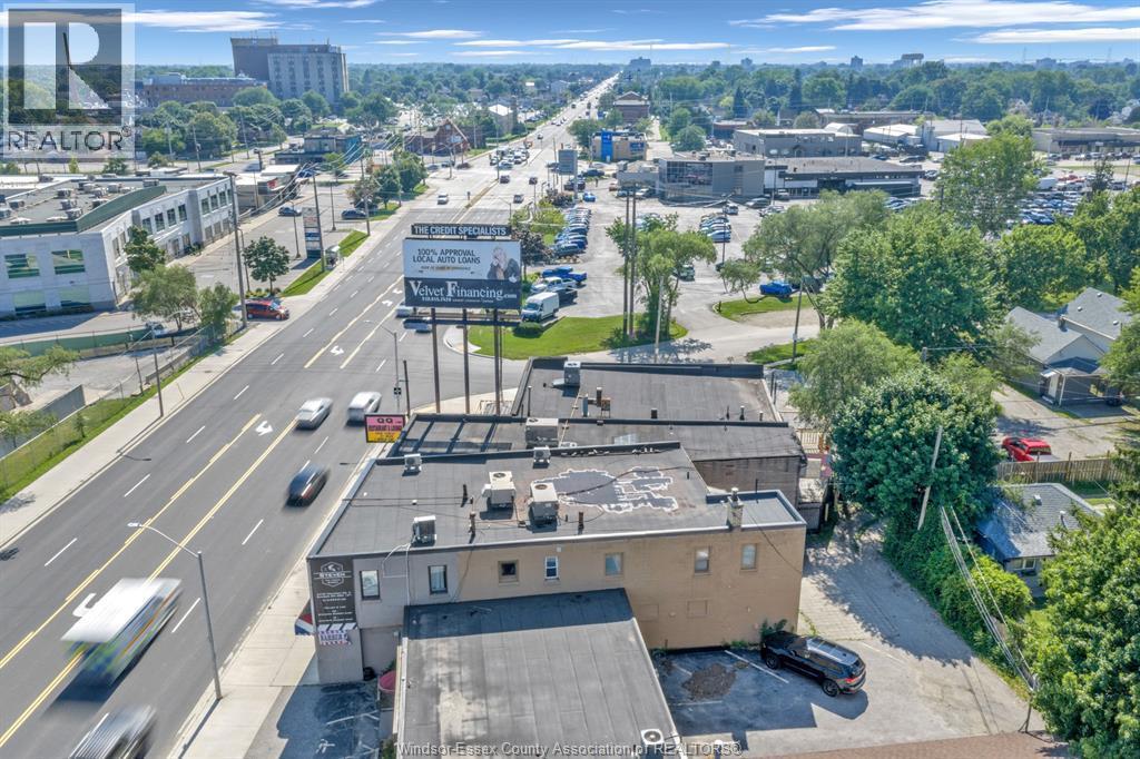 2478 Tecumseh Road #4, Windsor — photograph 2